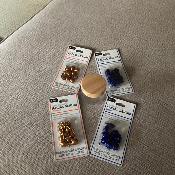 B Pure Concentrated Serum: 2 Retinol, 2 Vitamin C - 40 Total Plus Glass Jar - Picture 4 of 6